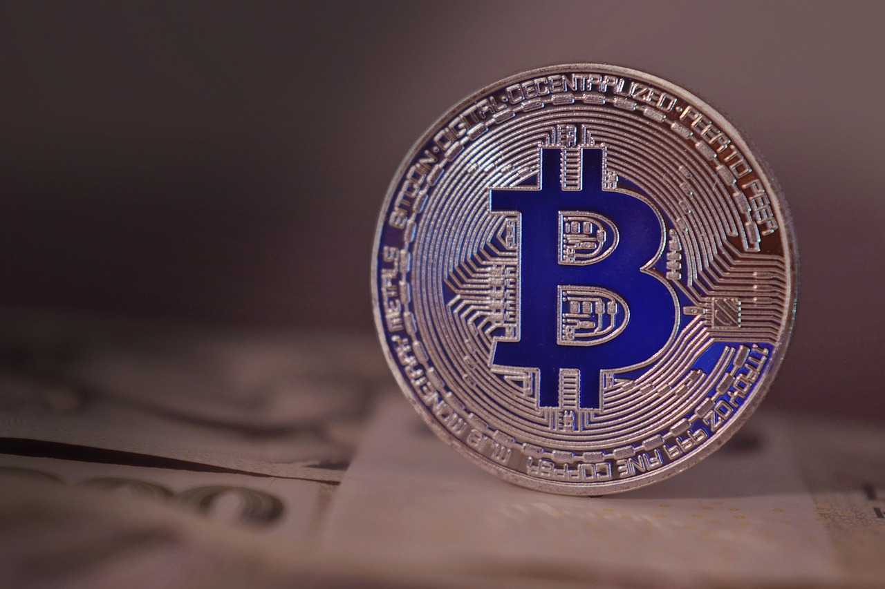 比特币实行etf，比特币ETF的机遇、风险与未来发展趋势深度解读