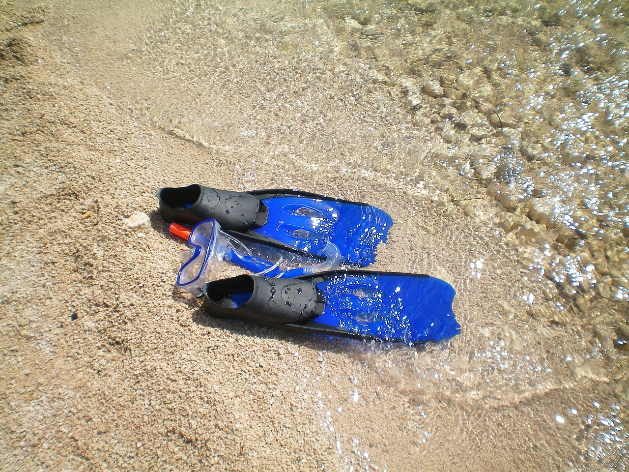 漂浮式风机技术取得重大突破，实时追踪系统助力海洋能源革命，海洋能源革命，漂浮式风机实时追踪系统突破性进展