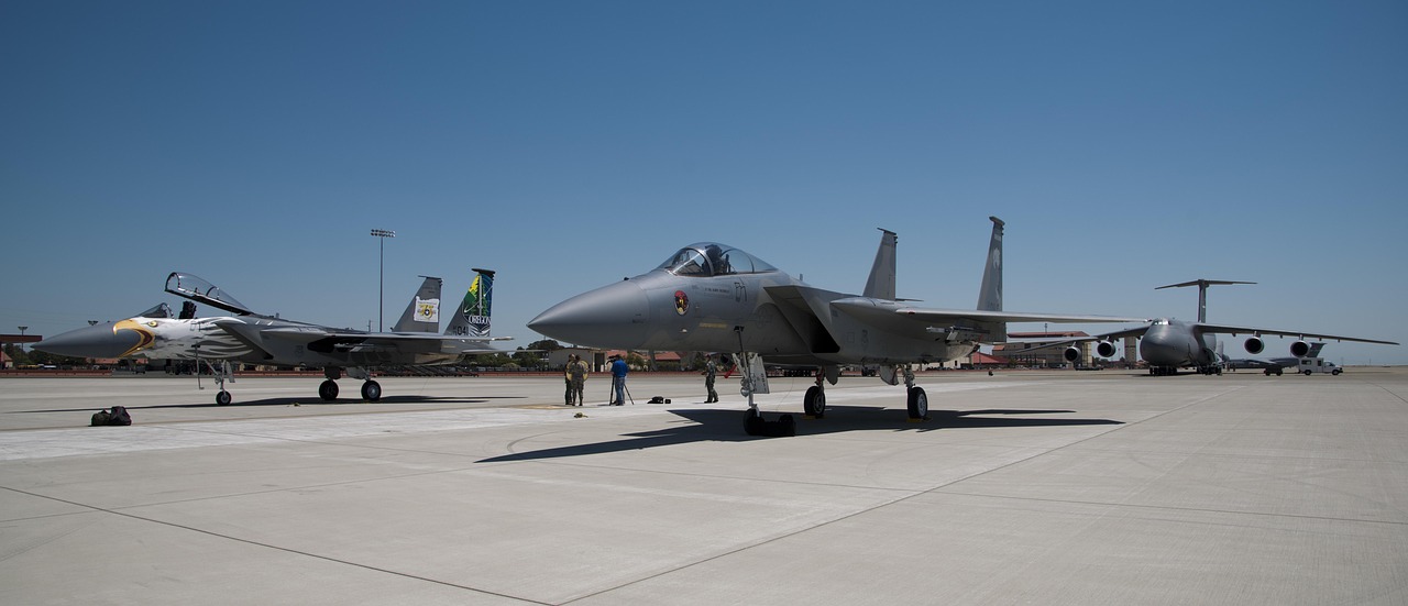 波音公司与美国空军完成首次T-7A 红鹰喷气教练机飞行