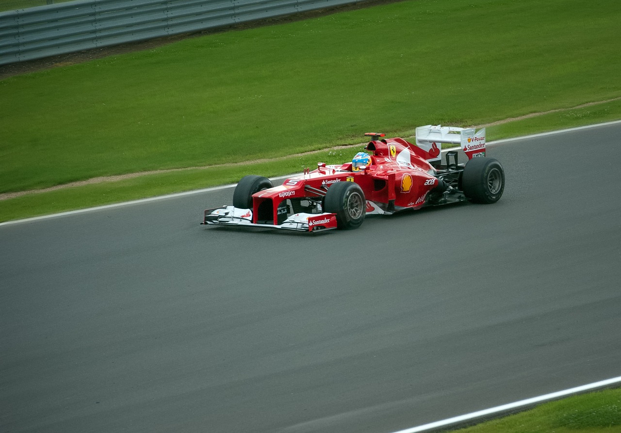 F1：红牛怪物级车手维斯塔潘，出身赛车世家、女友是F1星二代！
